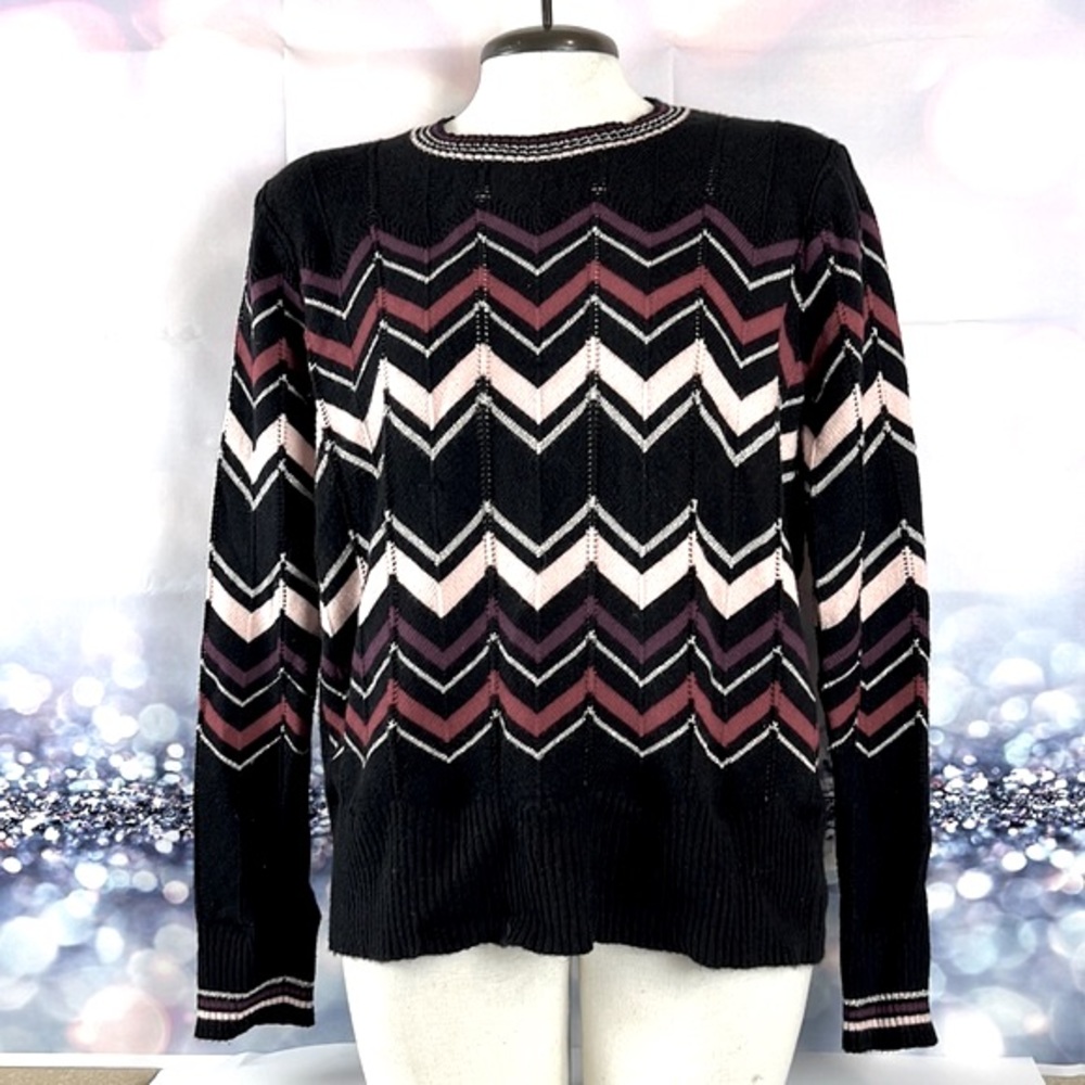 Jessica Simpson. Sweater. Size XL. Used. Good condition.